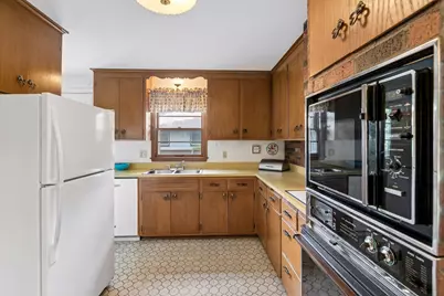 3901 57th Avenue N, Brooklyn Center, MN 55429 - Photo 8