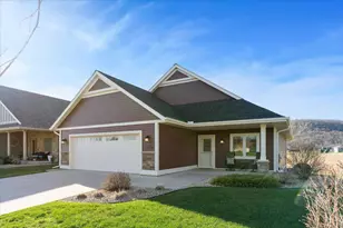 573 Cedar Dr, Lake City, MN 55041 - Photo 2