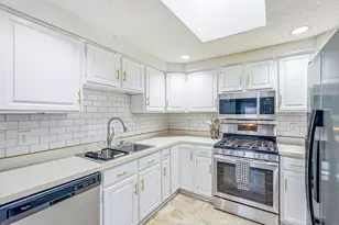 857 Rose Ave E, Saint Paul, MN 55106 - Photo 12
