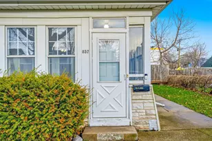 857 Rose Ave E, Saint Paul, MN 55106 - Photo 2