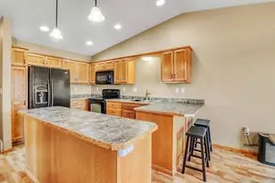 910 35th Ave S, Moorhead, MN 56560 - Photo 6