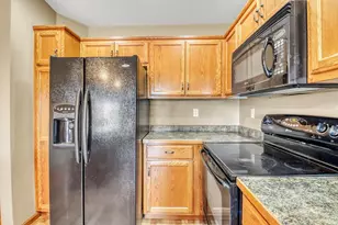 910 35th Ave S, Moorhead, MN 56560 - Photo 4