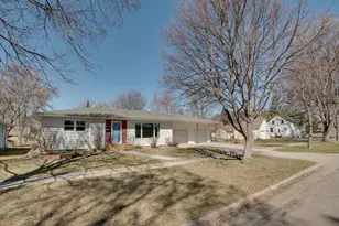 509 13th St N, Moorhead, MN 56560 - Photo 2