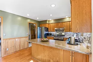 984 Ferndale St S, Maplewood, MN 55119 - Photo 10