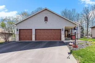 984 Ferndale St S, Maplewood, MN 55119 - Photo 2