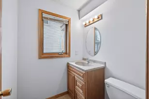 667 Aurora Ave, Saint Paul, MN 55104 - Photo 10