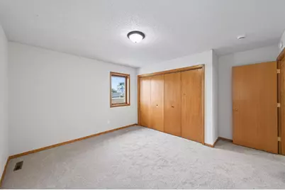 667 Aurora Avenue, Saint Paul, MN 55104 - Photo 12