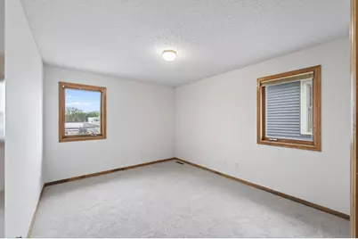 667 Aurora Avenue, Saint Paul, MN 55104 - Photo 14