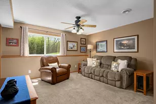 7637 Century Ct, Chanhassen, MN 55317 - Photo 16