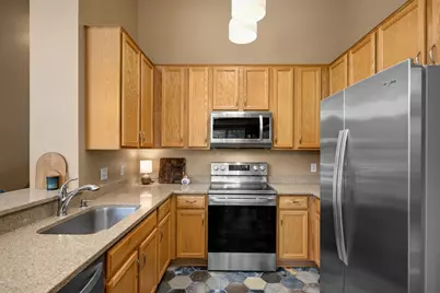 7637 Century Court, Chanhassen, MN 55317 - Photo 4
