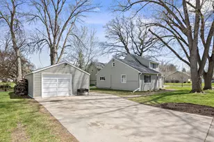 437 Linden Ave SW, Hutchinson, MN 55350 - Photo 20