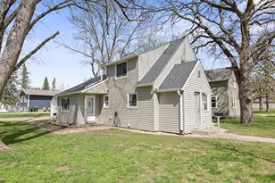 437 Linden Ave SW, Hutchinson, MN 55350 - Photo 1