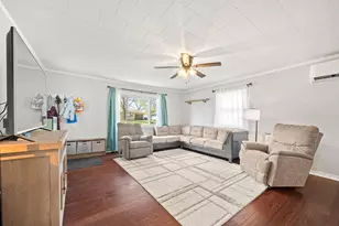 437 Linden Ave SW, Hutchinson, MN 55350 - Photo 6