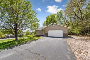 17893 Alexander Ave, Faribault, MN 55021 - Photo 4