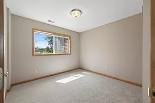 6120 Valley Creek Rd, Woodbury, MN 55125 - Photo 16