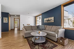 3049 Lake Shore Dr, Minneapolis, MN 55416 - Photo 8
