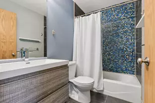 3049 Lake Shore Dr, Minneapolis, MN 55416 - Photo 16