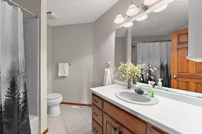 2330 Overlook Circle E, Maplewood, MN 55119 - Photo 20