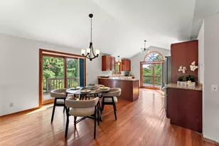 2330 Overlook Circle E, Maplewood, MN 55119 - Photo 12