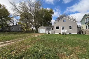 211 Clinton St, Austin, MN 55912 - Photo 2