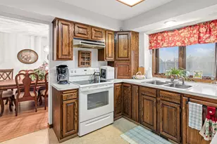 4936 Poppy Ln, Edina, MN 55435 - Photo 6