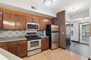 312 E 18th St, Minneapolis, MN 55404 - Photo 8