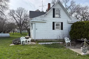 121 SW O'Connell St, Clontarf, MN 56226 - Photo 4