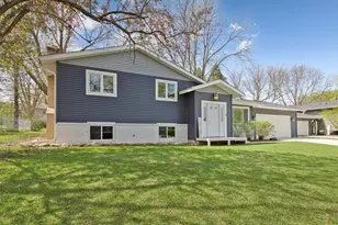 1702 McKinley Dr, Northfield, MN 55057 - Photo 2