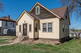 416 N 2nd St, Le Sueur, MN 56058 - Photo 2