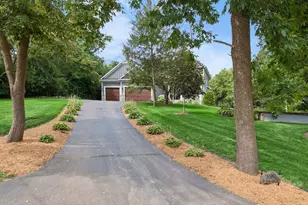 899 Rolling Bluff, Excelsior, MN 55331 - Photo 2