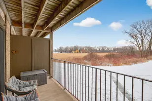 1304 W Medicine Lake Dr, Plymouth, MN 55441 - Photo 10