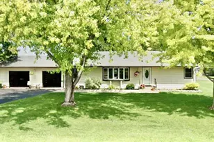 122 W Fir Ave, Fergus Falls, MN 56537 - Photo 2