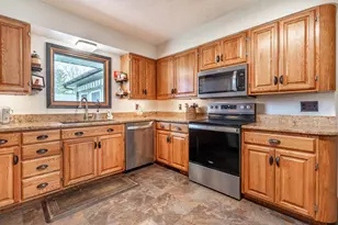 122 W Fir Ave, Fergus Falls, MN 56537 - Photo 16