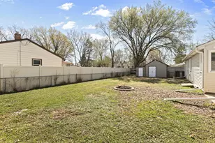 2420 Hazelwood St, Maplewood, MN 55109 - Photo 4