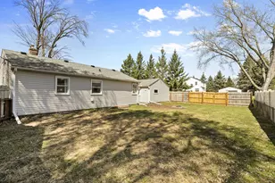 2420 Hazelwood St, Maplewood, MN 55109 - Photo 6