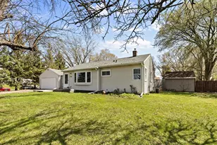 2420 Hazelwood St, Maplewood, MN 55109 - Photo 2