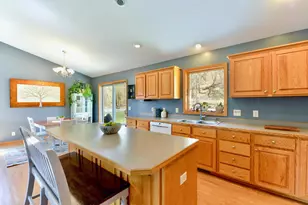 357 Glenmeadow St, River Falls, WI 54022 - Photo 4