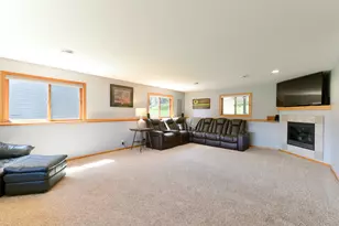 357 Glenmeadow St, River Falls, WI 54022 - Photo 12