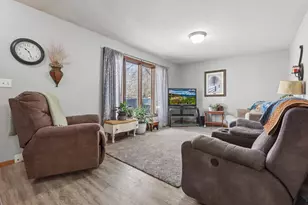 908 Pleasantview Dr SE, Willmar, MN 56201 - Photo 12