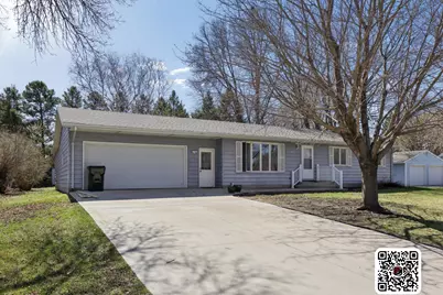 908 Pleasantview Drive SE, Willmar, MN 56201 - Photo 2