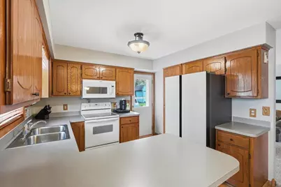 1730 Wisconsin Street, River Falls, WI 54022 - Photo 8