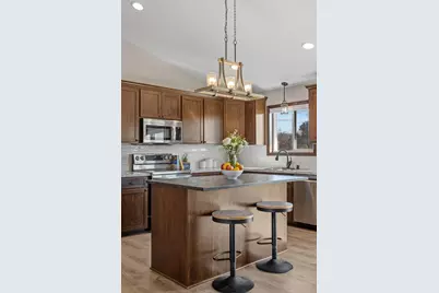 375 29th Avenue SE, Saint Cloud, MN 56304 - Photo 2