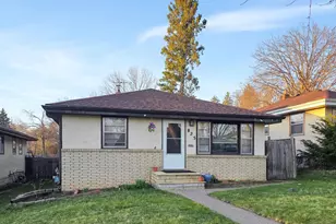 435 Hoyt Ave E, Saint Paul, MN 55130 - Photo 2