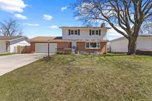 743 Mccallum Dr, New Brighton, MN 55112 - Photo 2