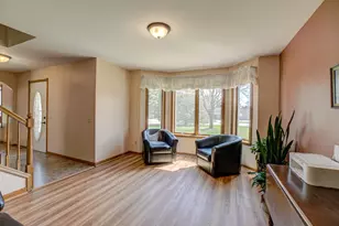 922 Ridge Pass, Hudson, WI 54016 - Photo 6