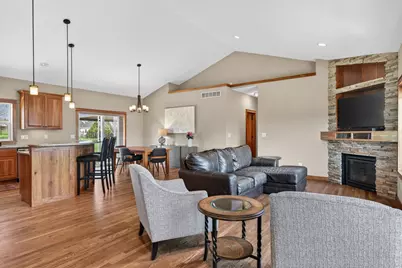 3940 Creek View Lane SW, Rochester, MN 55902 - Photo 4