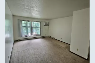 650 Summit Drive #6, Fairmont, MN 56031 - Photo 2