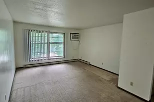 650 Summit Dr, Fairmont, MN 56031 - Photo 2