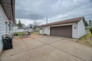 308 Hampshire Dr, Hoyt Lakes, MN 55750 - Photo 2