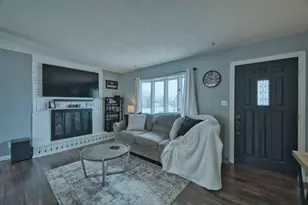308 Hampshire Dr, Hoyt Lakes, MN 55750 - Photo 4